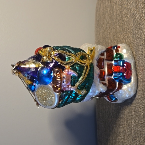 Brass Key 9" Hand Blown and Painted Santa Glass Centerpiece - Picture 5 of 16